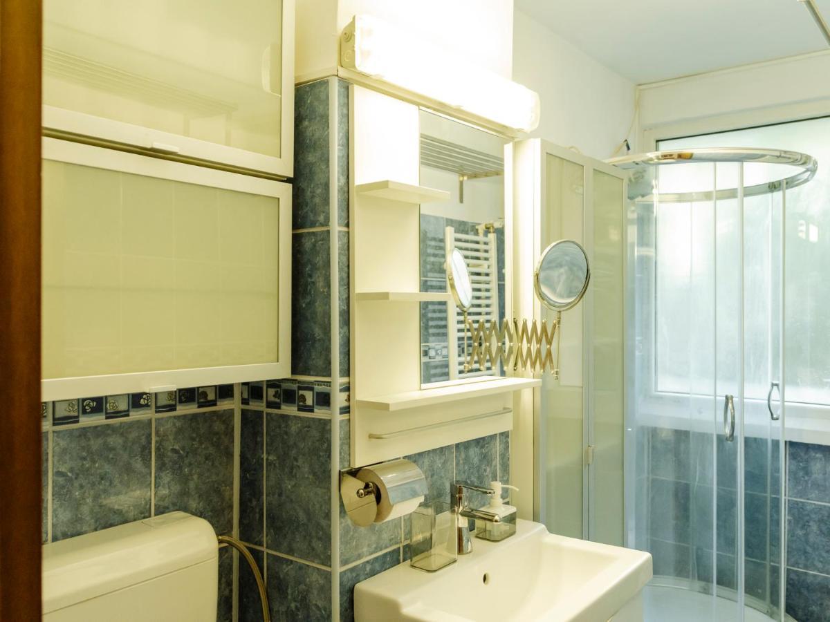 בוקרשט Old Town Historic Apartment With Backyard Mini Park מראה חיצוני תמונה