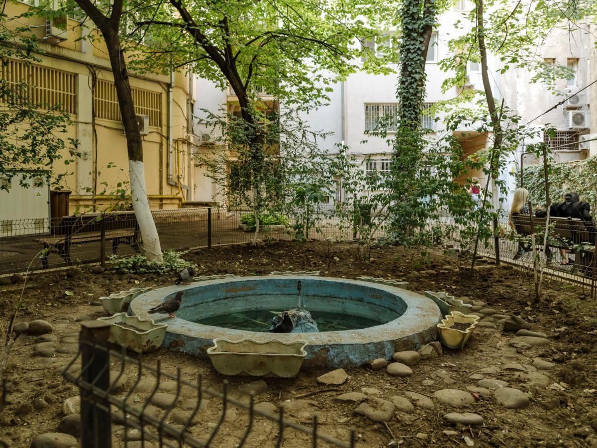 בוקרשט Old Town Historic Apartment With Backyard Mini Park מראה חיצוני תמונה