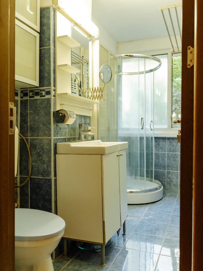 בוקרשט Old Town Historic Apartment With Backyard Mini Park מראה חיצוני תמונה